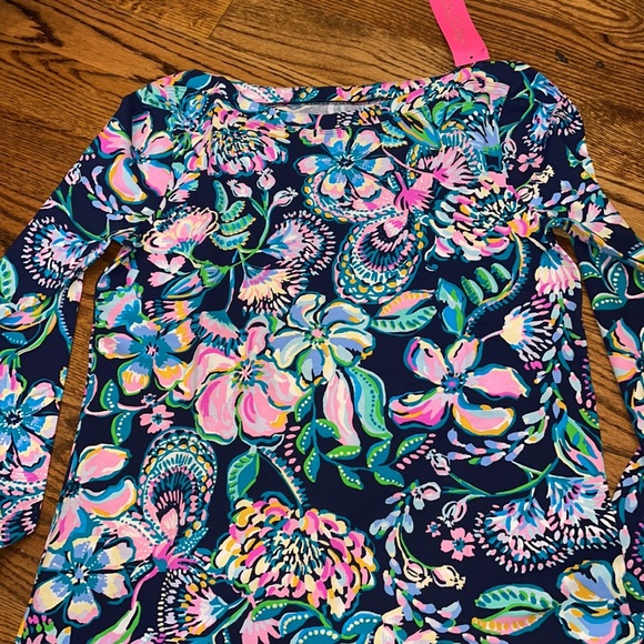 Lilly Pulitzer Aleah Long Seeved Top in High Tide Navy She's Got Sol M&L NWT - Picture 2 of 9